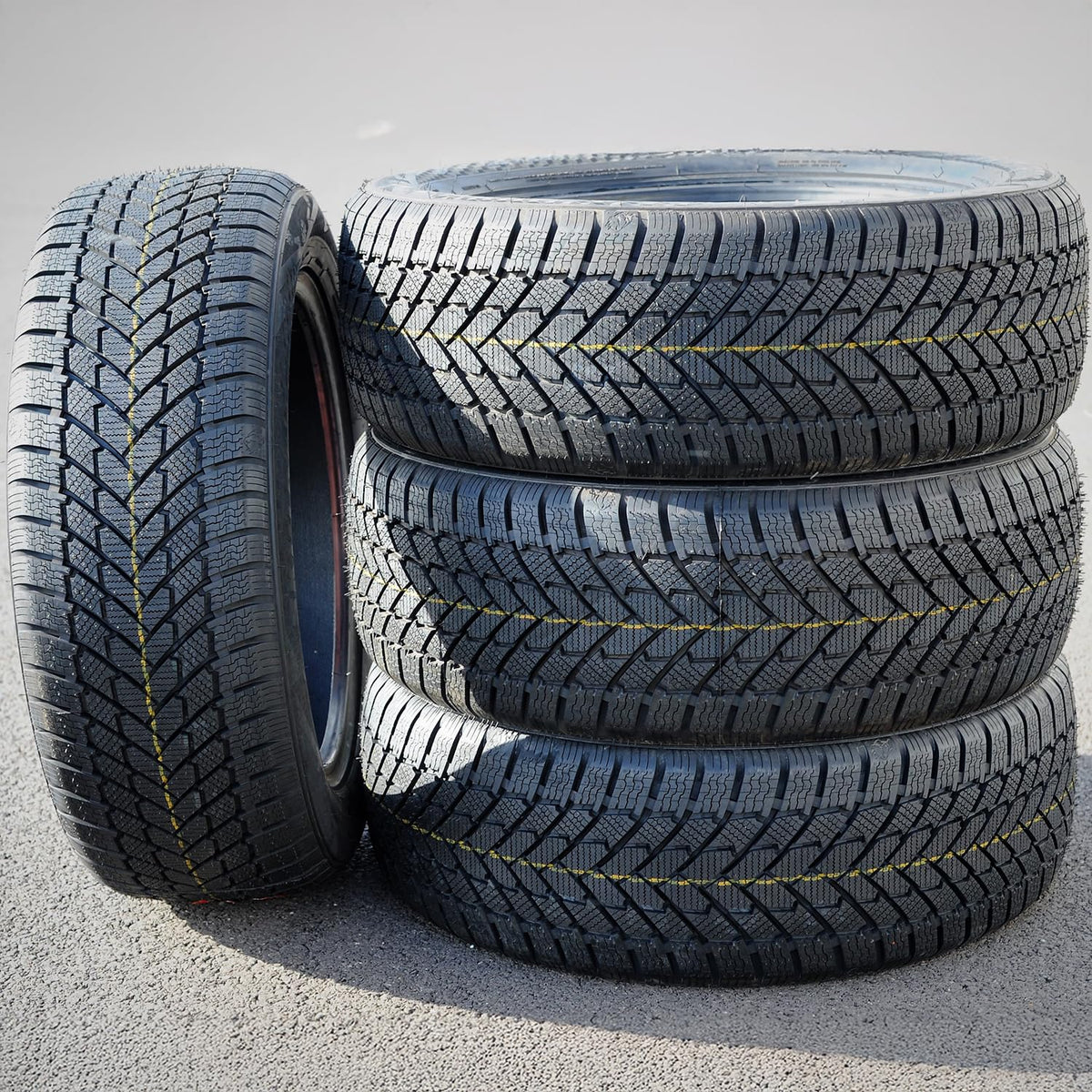 215/60R16 Winter Tires Z465