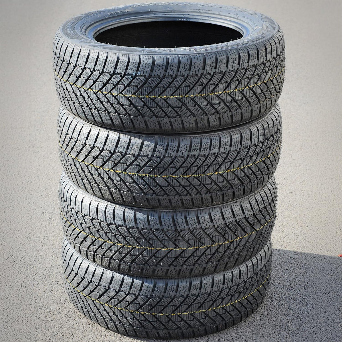 215/60R16 Winter Tires Z465