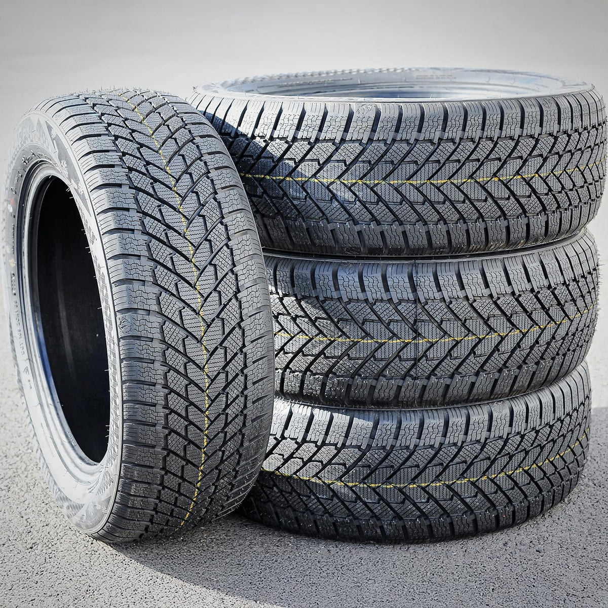 215/60R16 Winter Tires Z465